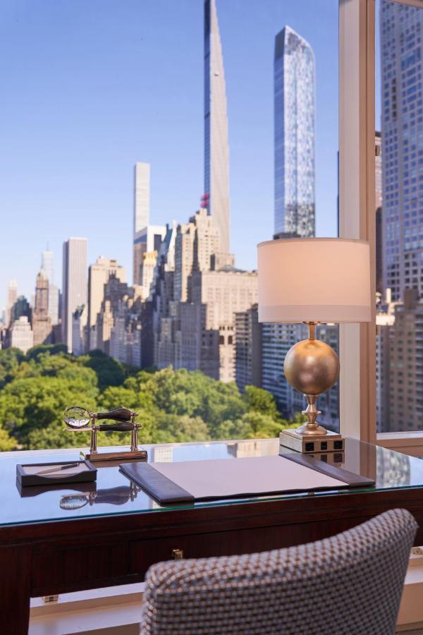 Trump International New York Eksteriør billede View of Central Park from the 15th floor