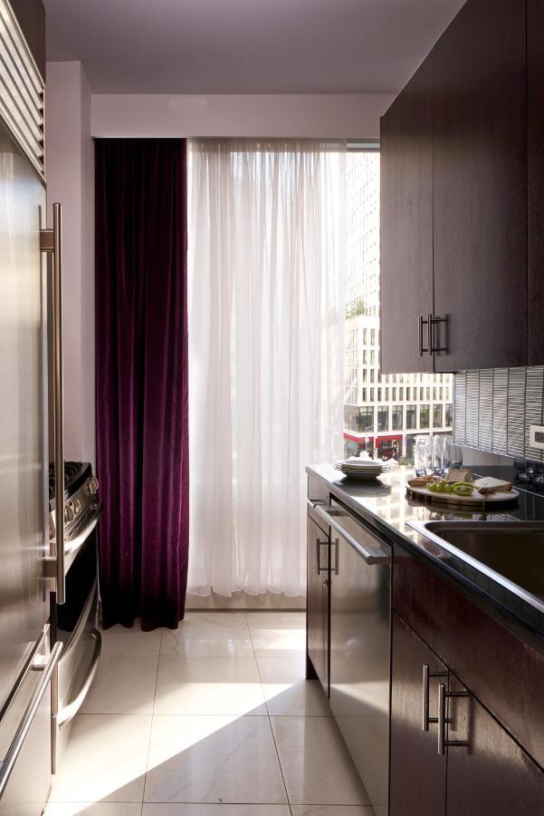 Trump International New York Eksteriør billede A kitchen curtain