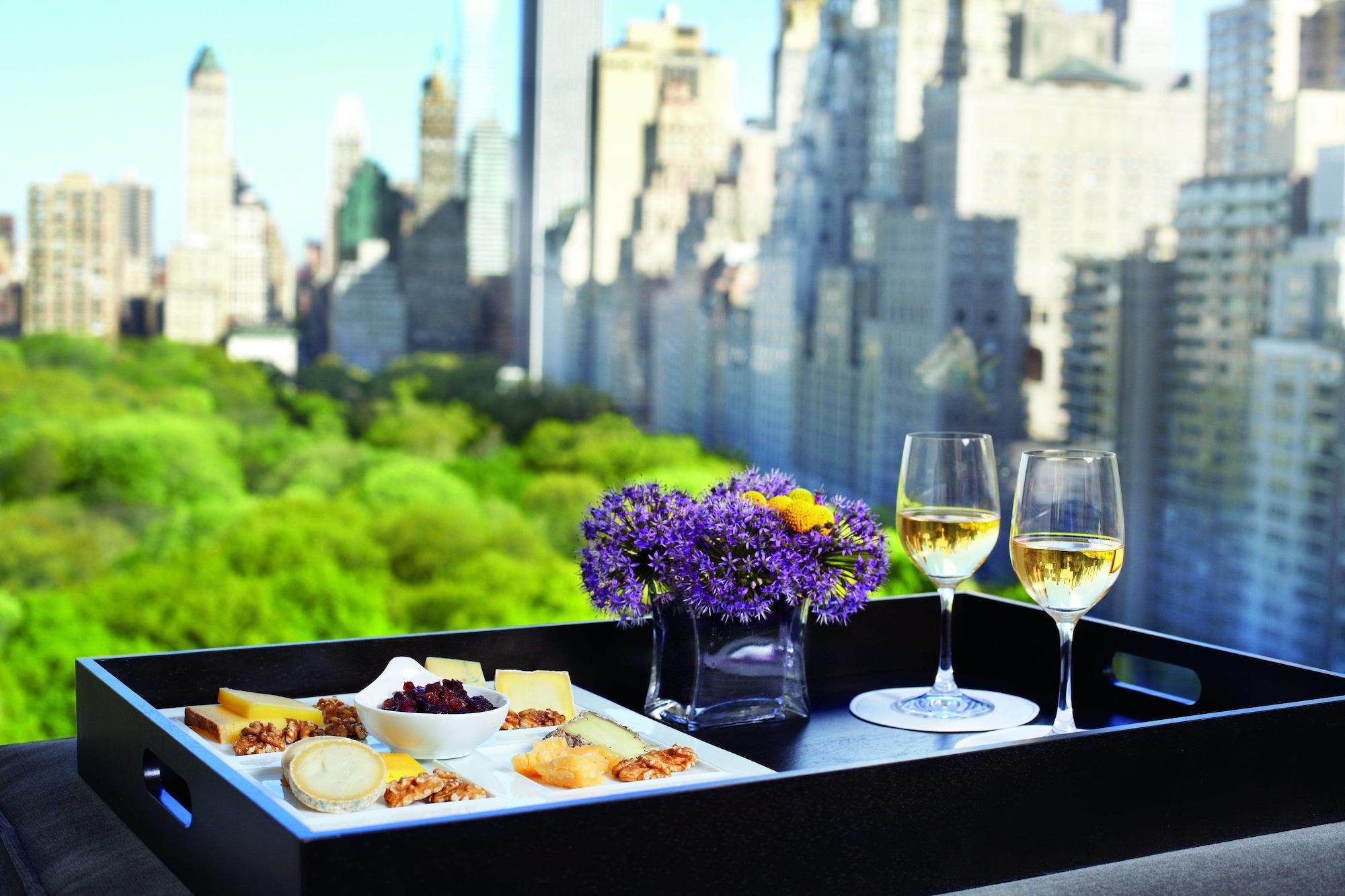 Trump International New York Eksteriør billede The Terrace at the Mandarin Oriental New York