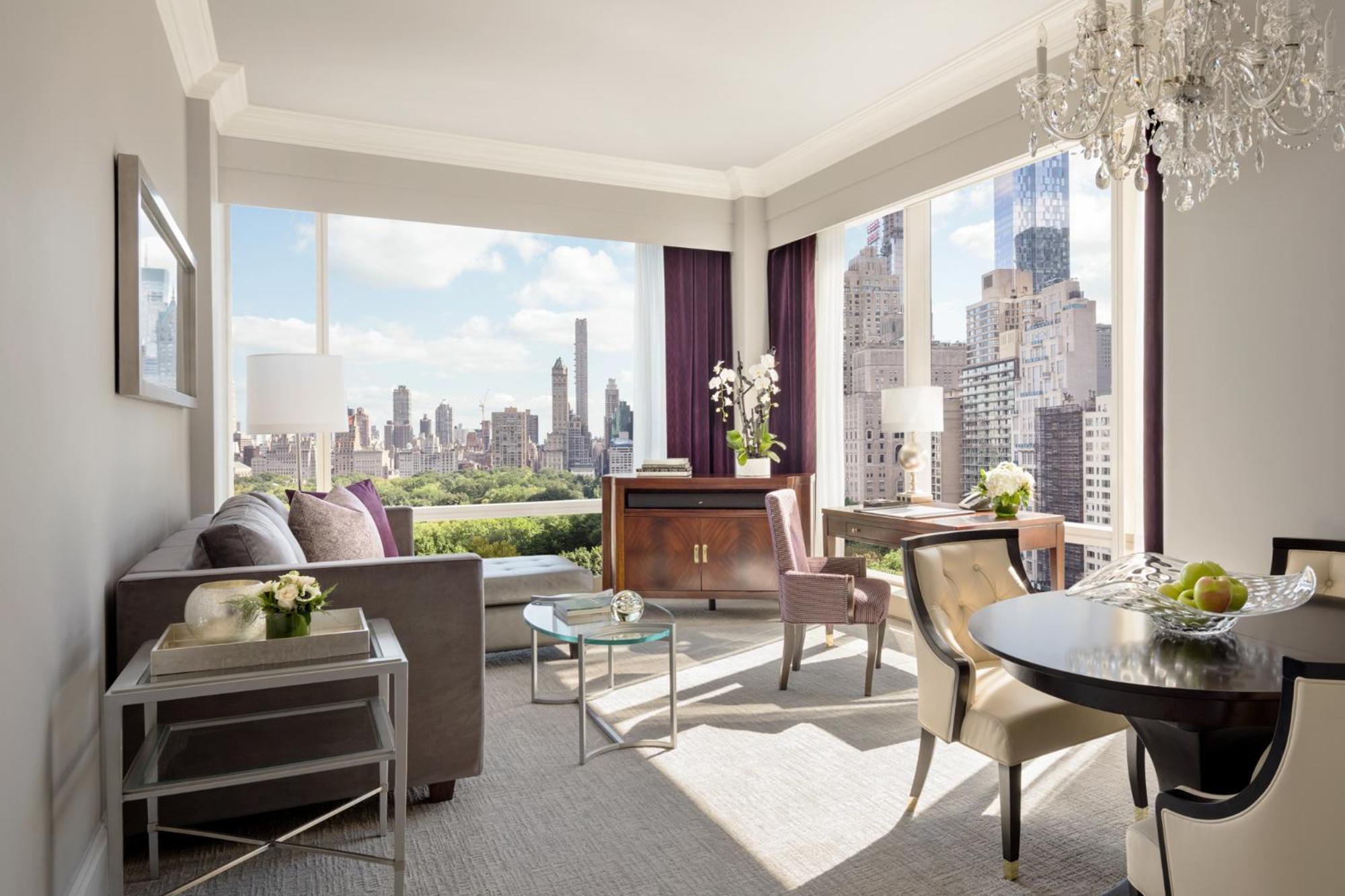 Trump International New York Eksteriør billede A living room at The St. Regis New York