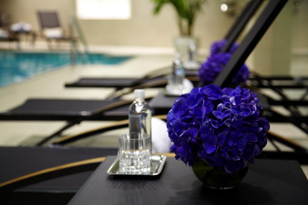 Trump International New York Eksteriør billede The pool at the hotel
