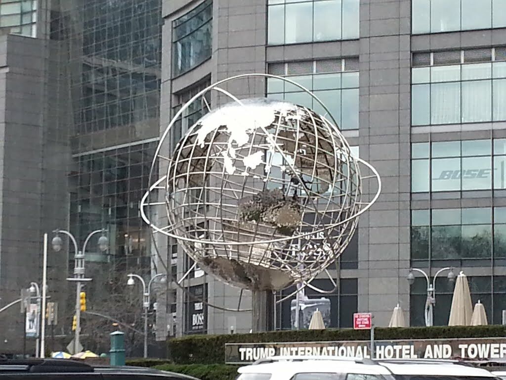 Trump International New York Eksteriør billede The Globe at Trump International Hotel and Tower