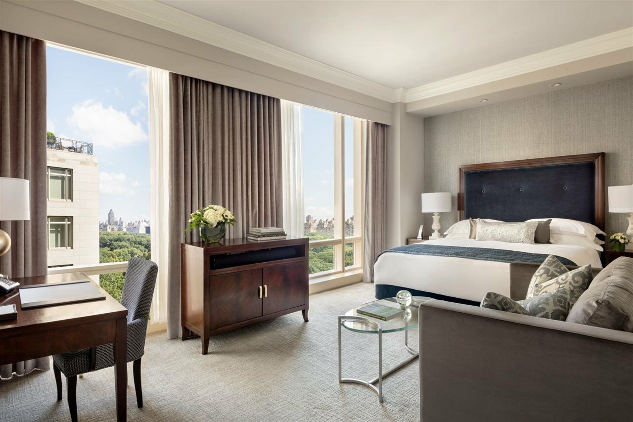 Trump International New York Eksteriør billede A suite at the Four Seasons Hotel London at Park Lane